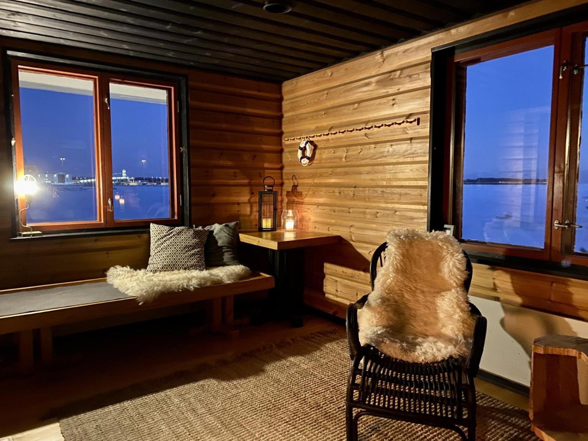 Moekki Meren Laeheisyydessae Chalet Helsinki