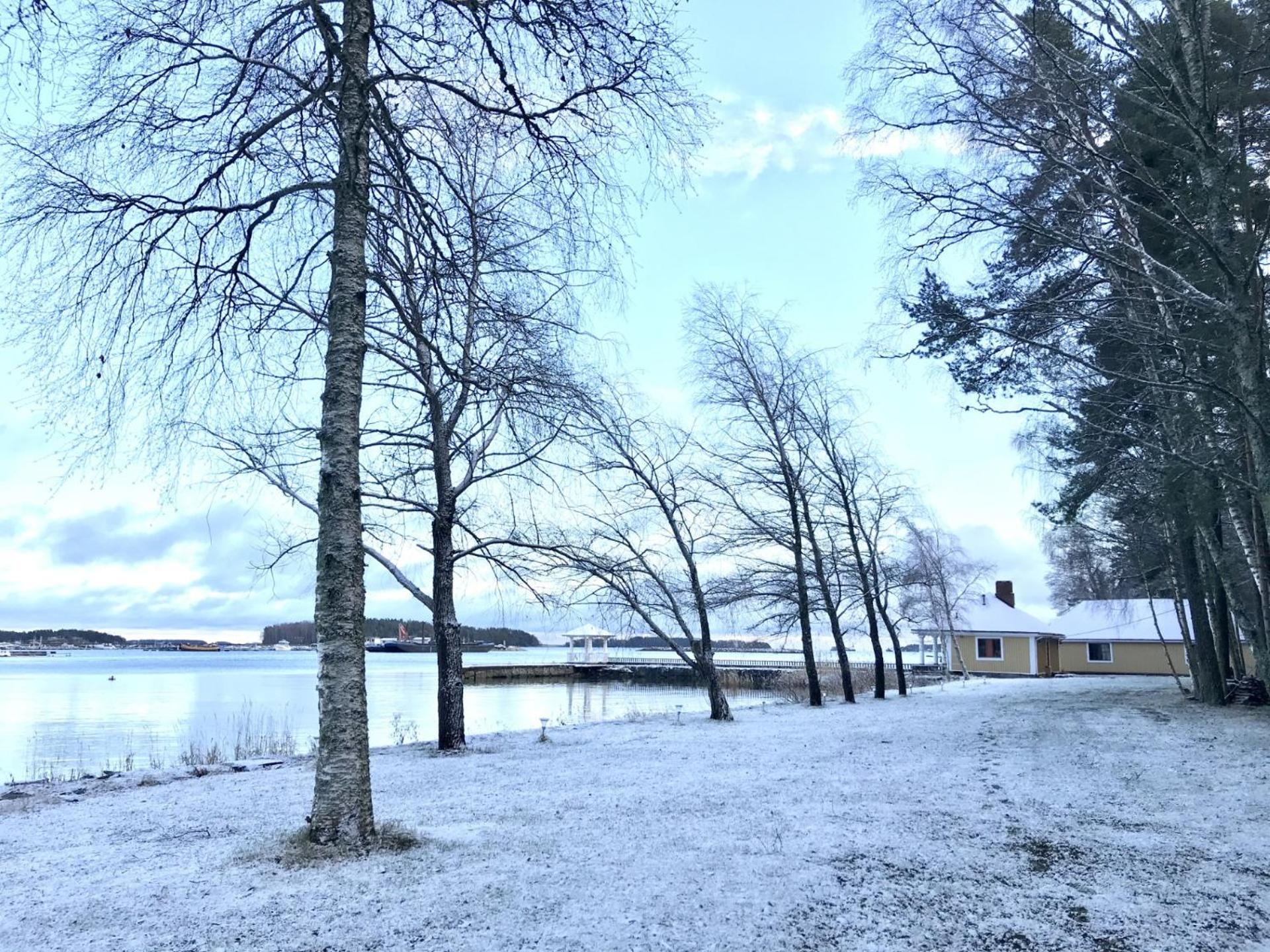 Chalet Moekki Meren Laeheisyydessae *